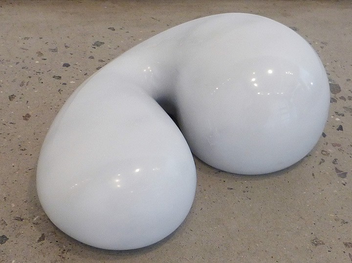 Venske &amp; Spänle, Ploidy 5, 2014
Carrara marble, polished, 5 x 13 x 9 inches (13 x 33 x 23 cm)