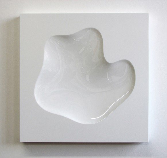 Bill Thompson, Track, 2007
Acrylic urethane on epoxy, 23.75 x 23.75 x 2 inches (60 x 60 x 5 cm)